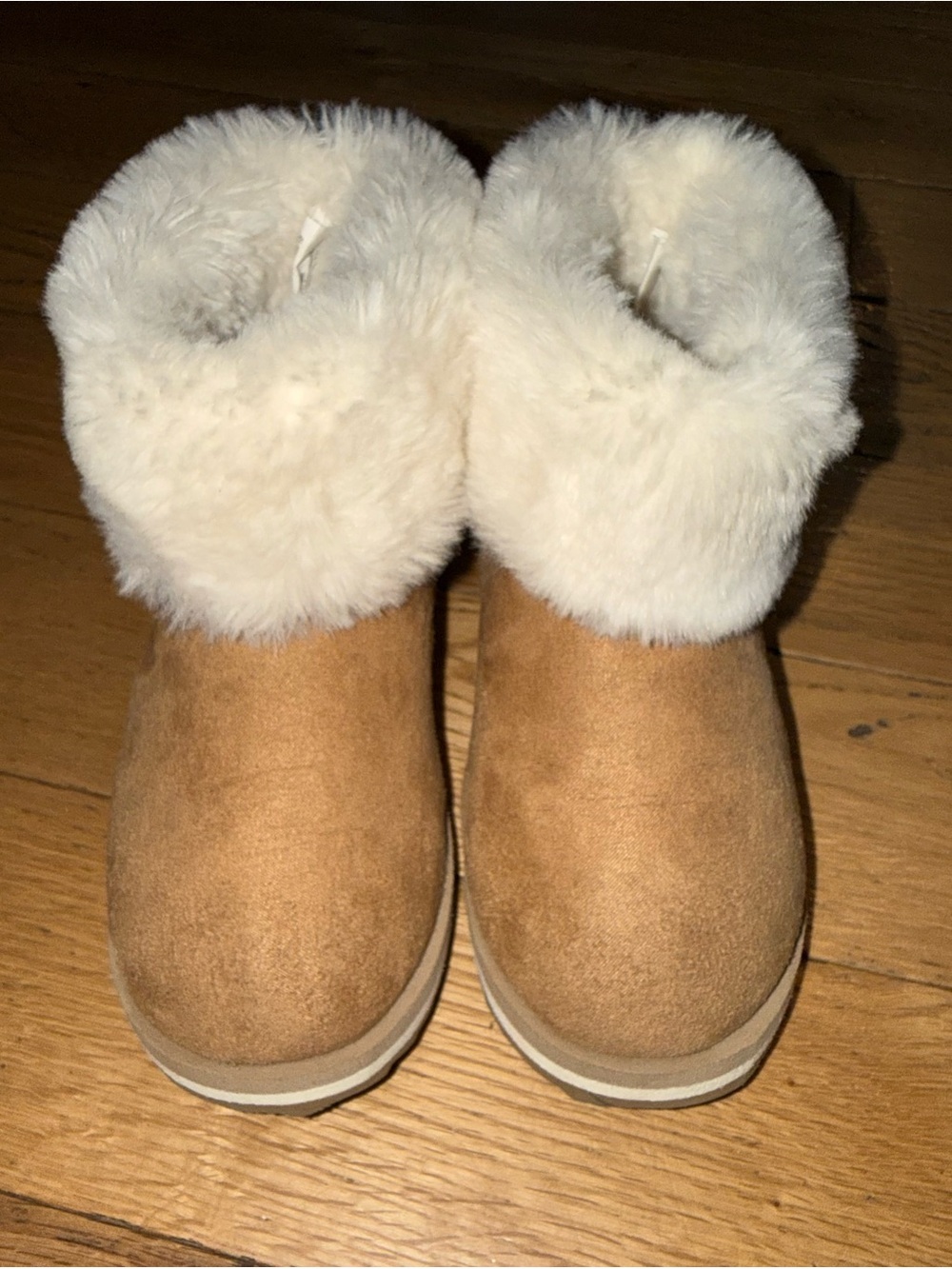 Kids Old Navy Suede, fuzzy Cuff Booties size 8